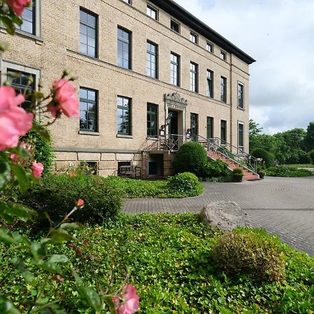 Gutshaus Redewisch Hotel & Restaurant Boltenhagen  Bagian luar foto