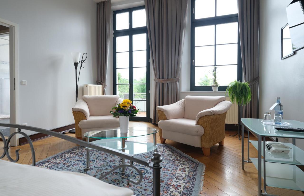 Gutshaus Redewisch Hotel & Restaurant Boltenhagen  Bagian luar foto