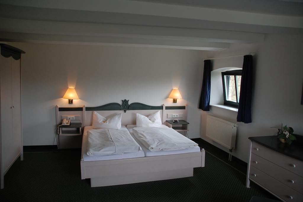 Gutshaus Redewisch Hotel & Restaurant Boltenhagen  Bagian luar foto