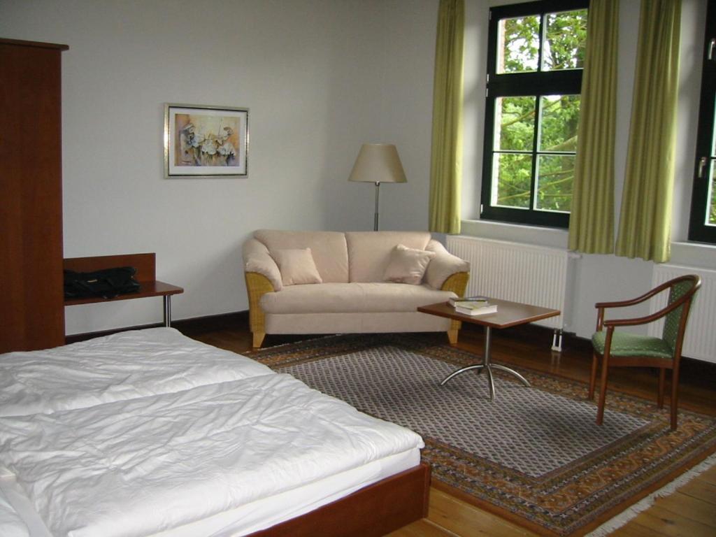 Gutshaus Redewisch Hotel & Restaurant Boltenhagen  Bagian luar foto